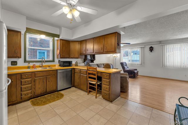 630 N Denwood Street, Dearborn, MI 48128