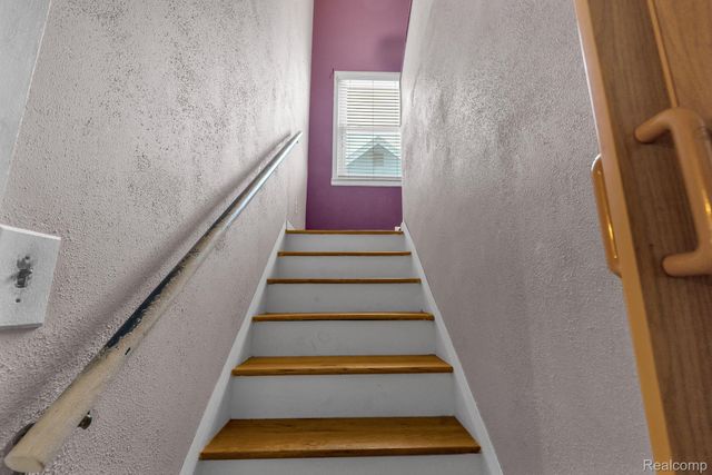 630 N Denwood Street, Dearborn, MI 48128