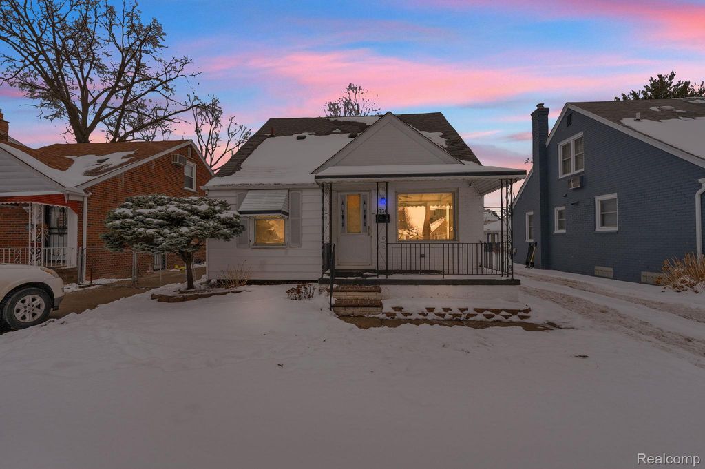 630 N Denwood Street, Dearborn, MI 48128