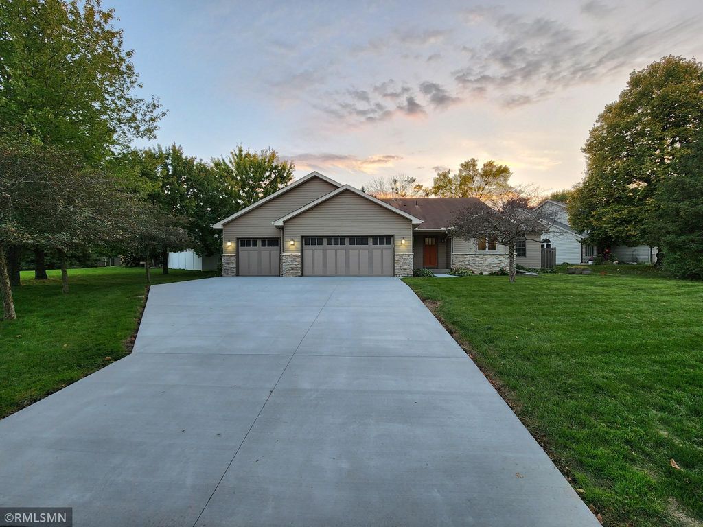 915 Ferndale Avenue S, Maplewood, MN 55119 — exterior