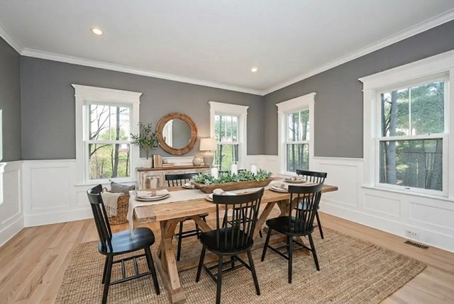 6 Briar Ln, Natick, MA 01760