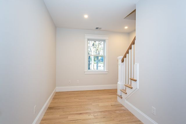 6 Briar Ln, Natick, MA 01760