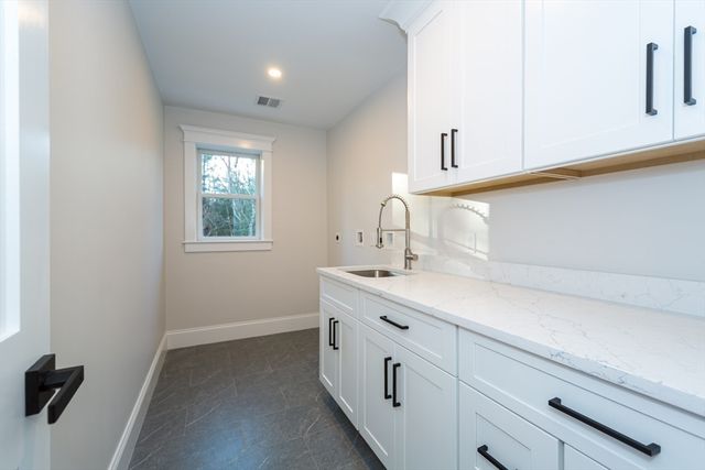 6 Briar Ln, Natick, MA 01760