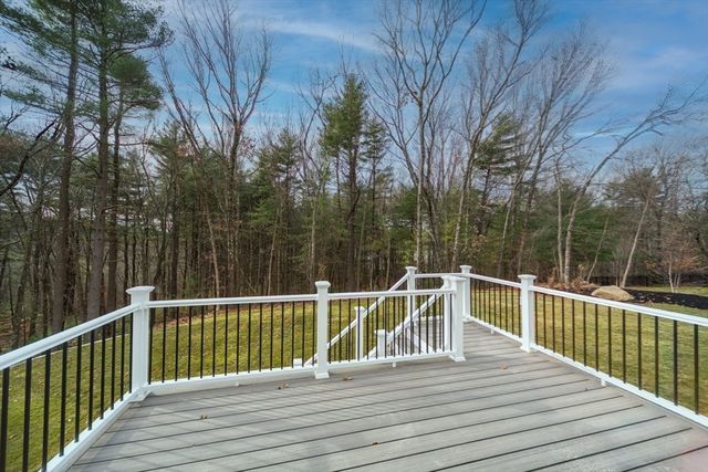 6 Briar Ln, Natick, MA 01760