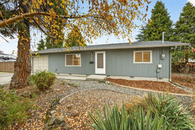 815 SE 11th Street, Grants Pass, OR 97526