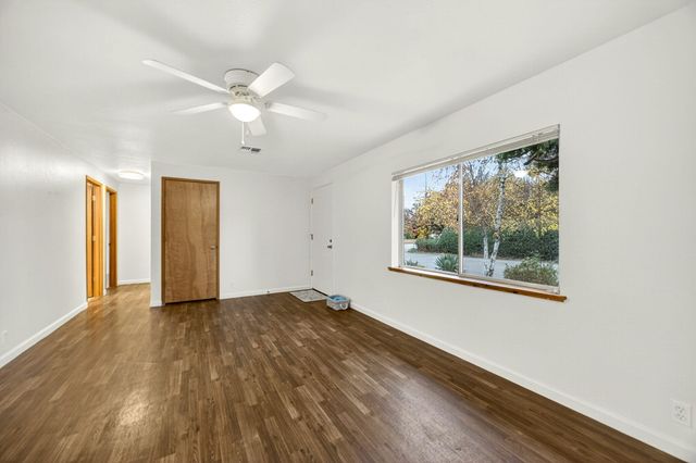 815 SE 11th Street, Grants Pass, OR 97526