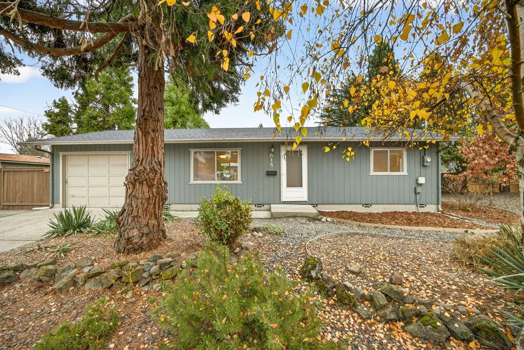815 SE 11th Street, Grants Pass, OR 97526