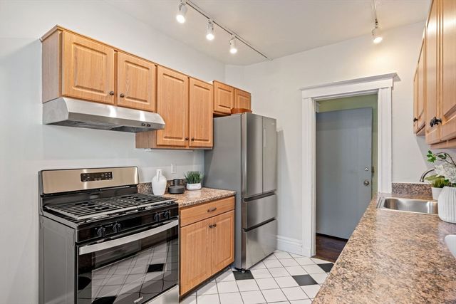 1758 Commonwealth Ave 12, Boston, MA 02135