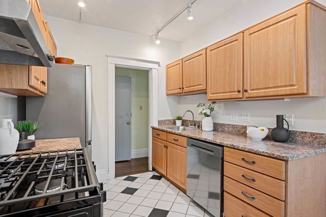 1758 Commonwealth Ave 12, Boston, MA 02135