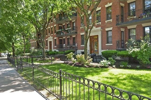 1758 Commonwealth Ave 12, Boston, MA 02135