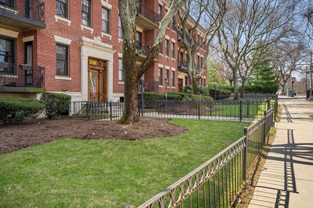 1758 Commonwealth Ave 12, Boston, MA 02135