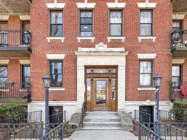 1758 Commonwealth Ave 12, Boston, MA 02135