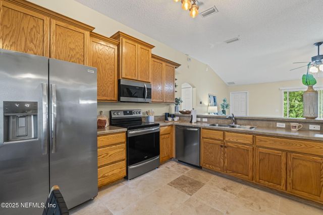 2734 ROYAL POINTE Drive, Green Cove Springs, FL 32043