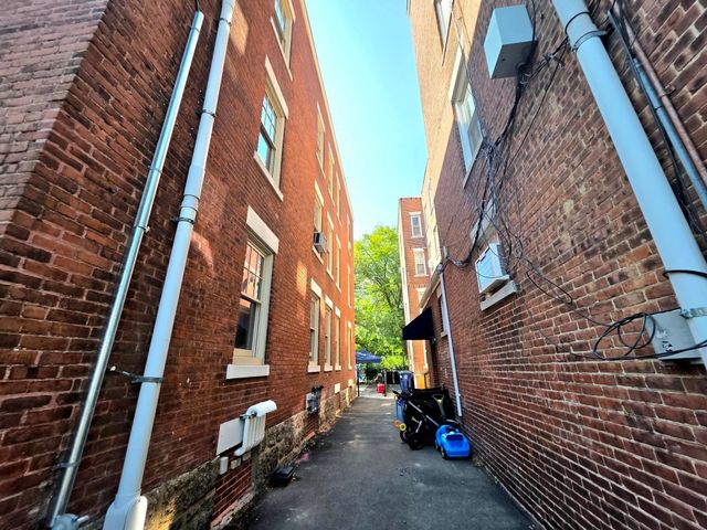 90 Congress St 4R, Salem, MA 01970