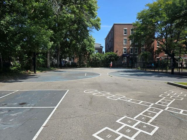 90 Congress St 4R, Salem, MA 01970