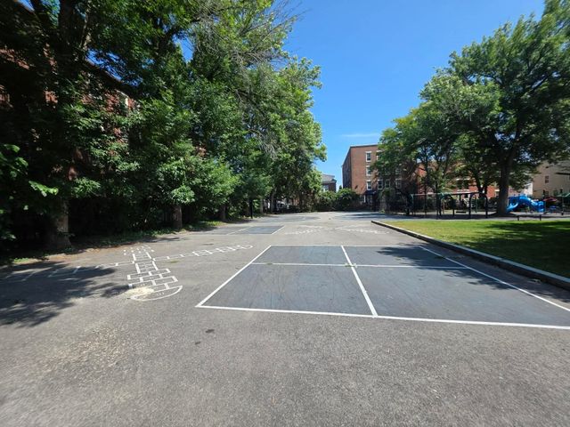 90 Congress St 4R, Salem, MA 01970