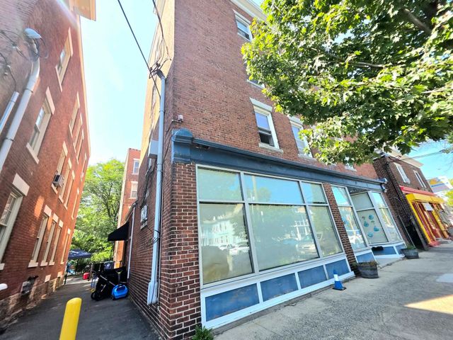 90 Congress St 4R, Salem, MA 01970