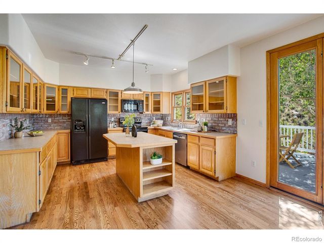 9 Eagle Nest Lane, Lyons, CO 80540