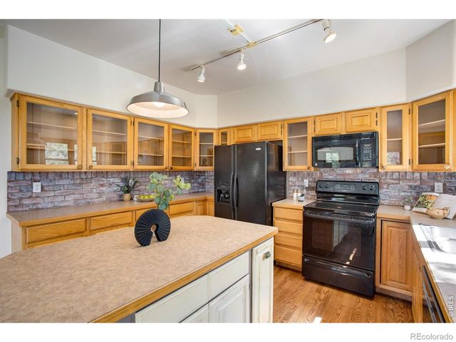 9 Eagle Nest Lane, Lyons, CO 80540