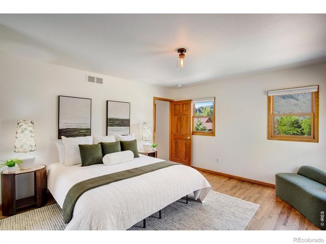 9 Eagle Nest Lane, Lyons, CO 80540