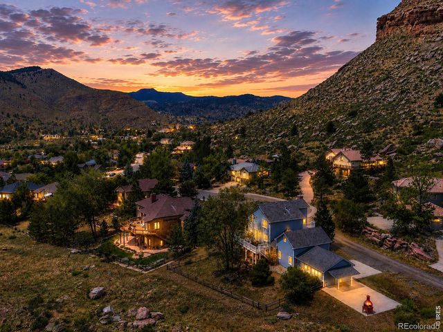 9 Eagle Nest Lane, Lyons, CO 80540