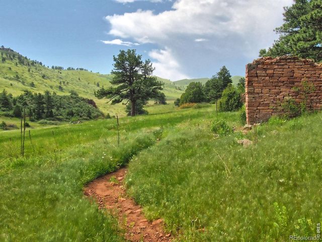 9 Eagle Nest Lane, Lyons, CO 80540