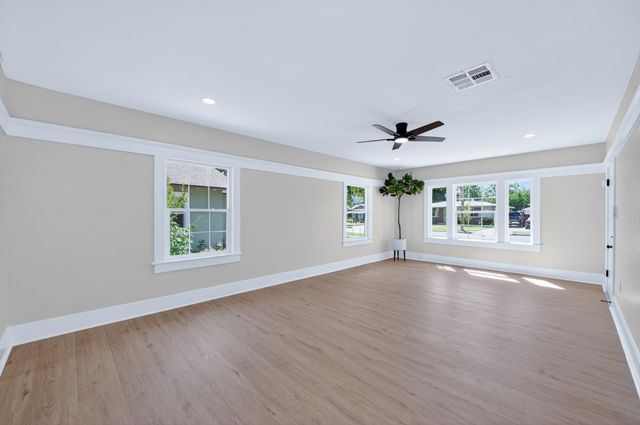 930 N Arthur Avenue, Fresno, CA 93728