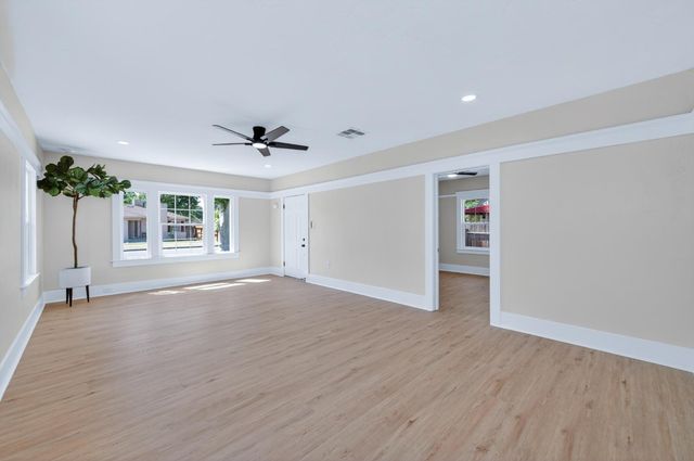 930 N Arthur Avenue, Fresno, CA 93728