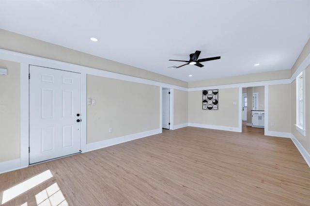 930 N Arthur Avenue, Fresno, CA 93728