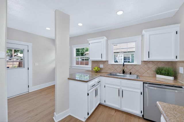 930 N Arthur Avenue, Fresno, CA 93728