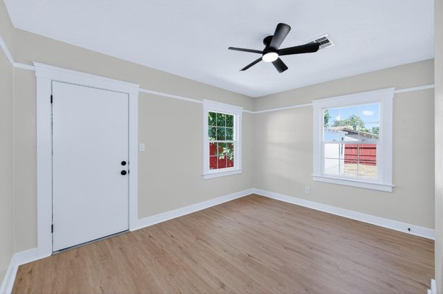 930 N Arthur Avenue, Fresno, CA 93728
