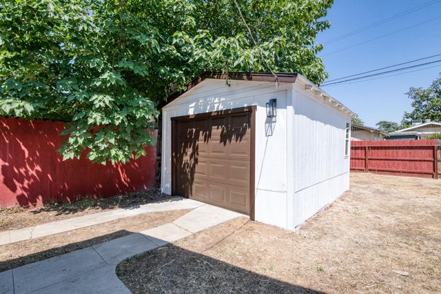 930 N Arthur Avenue, Fresno, CA 93728