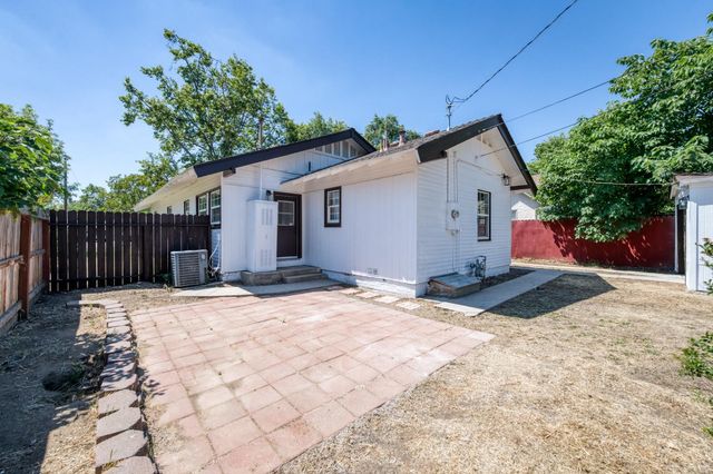 930 N Arthur Avenue, Fresno, CA 93728