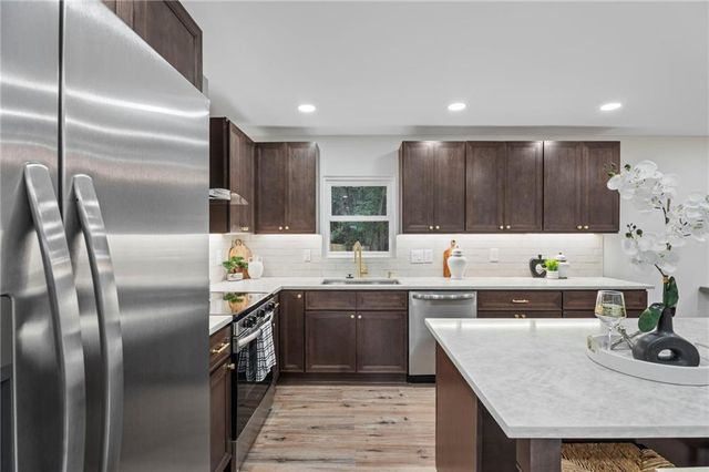 2921 Pine Valley Circle, East Point, GA 30344