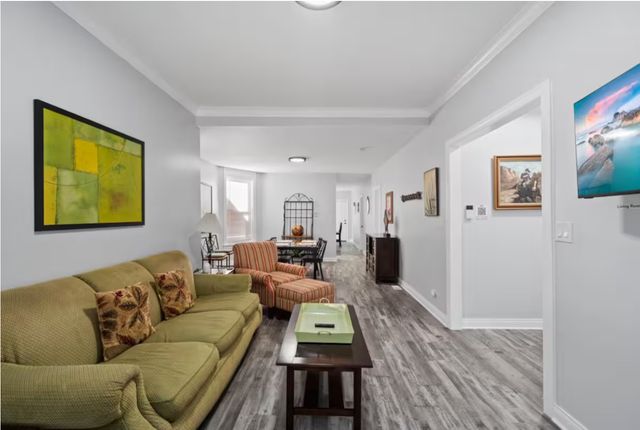 7144 S INGLESIDE Avenue, Chicago, IL 60621