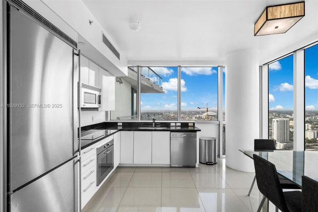 92 SW 3rd St 4610, Miami, FL 33130