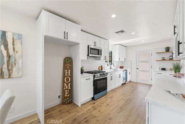 9753 Mercedes Avenue, Arleta, CA 91331