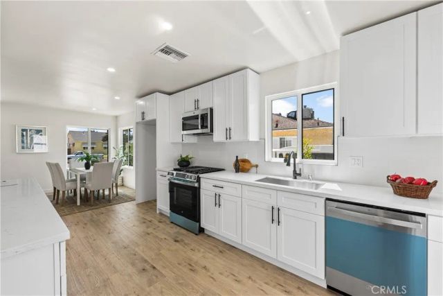 9753 Mercedes Avenue, Arleta, CA 91331