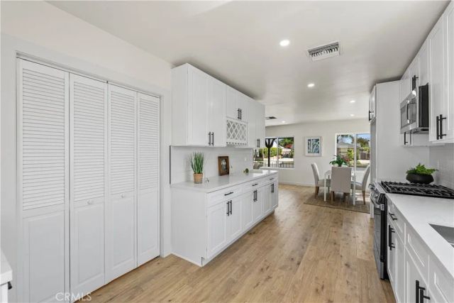 9753 Mercedes Avenue, Arleta, CA 91331
