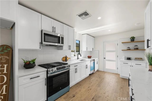 9753 Mercedes Avenue, Arleta, CA 91331