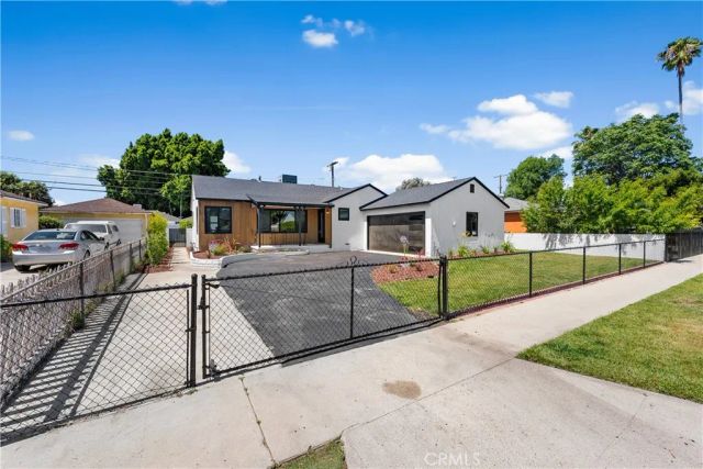 9753 Mercedes Avenue, Arleta, CA 91331
