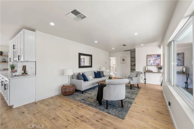 9753 Mercedes Avenue, Arleta, CA 91331