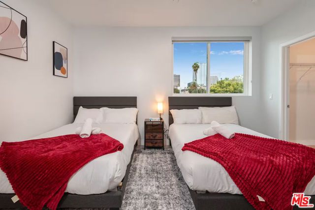 917 S Berendo Street 401, Los Angeles, CA 90006