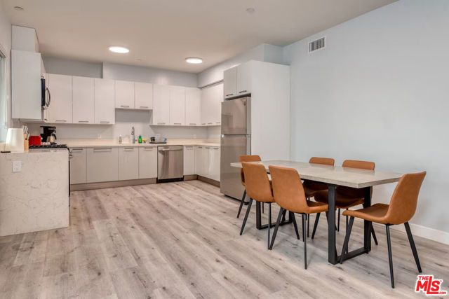 917 S Berendo Street 401, Los Angeles, CA 90006