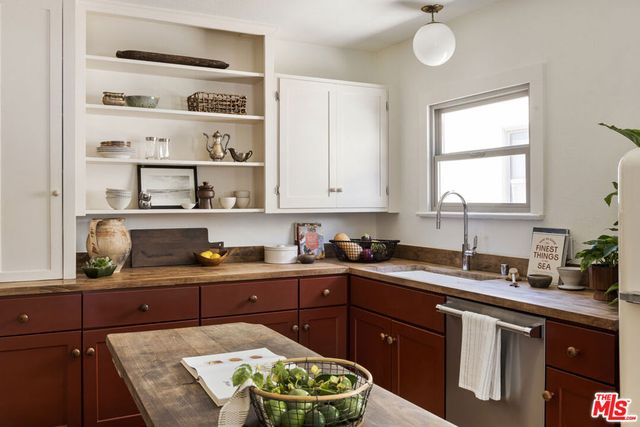 1556 Hazelwood Avenue, Los Angeles, CA 90041