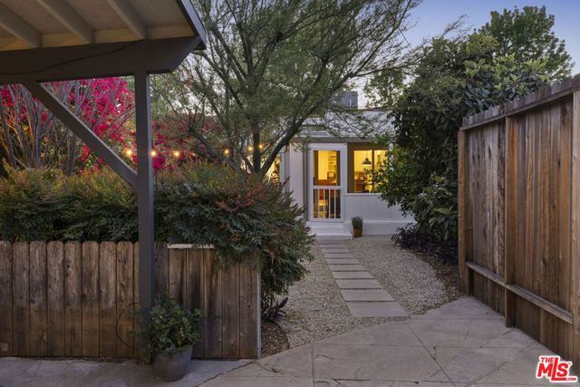 1556 Hazelwood Avenue, Los Angeles, CA 90041
