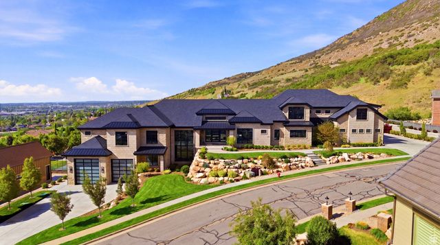 349 FORD CANYON DR, Centerville, UT 84014