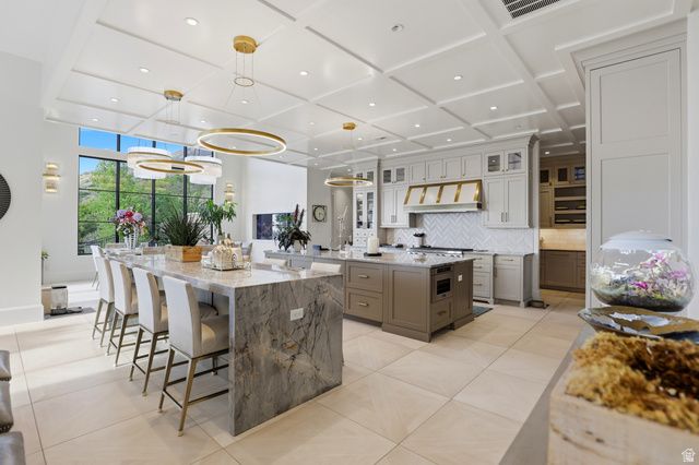 349 FORD CANYON DR, Centerville, UT 84014