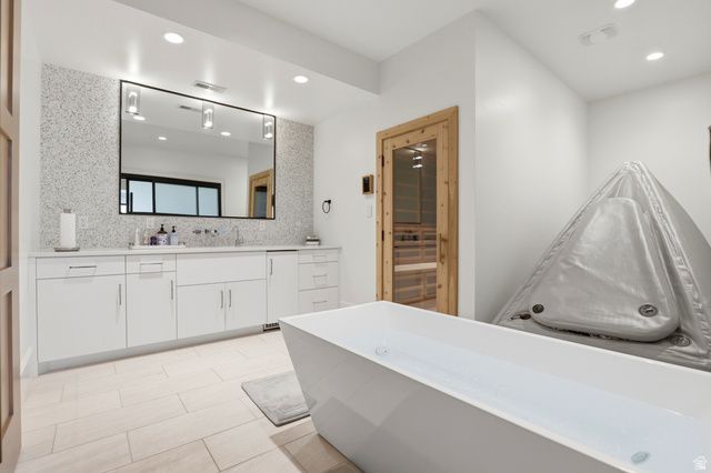 349 FORD CANYON DR, Centerville, UT 84014
