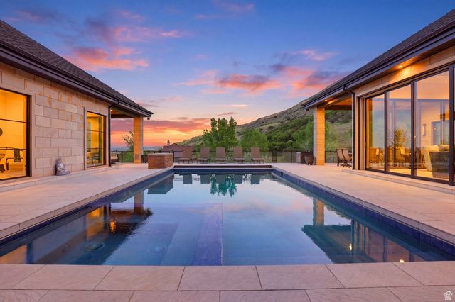 349 FORD CANYON DR, Centerville, UT 84014